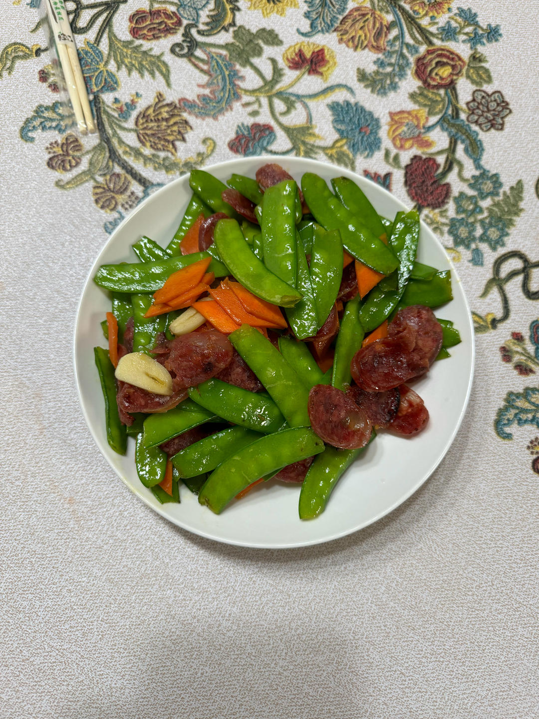 腊肠炒荷兰豆