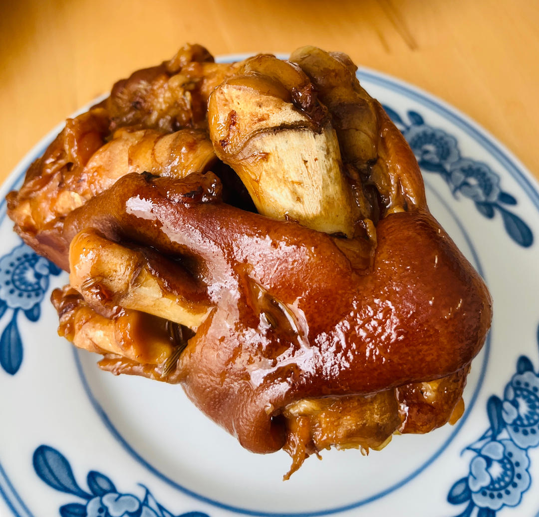 红烧猪蹄，酱香味，超级过嘴瘾的卤猪蹄