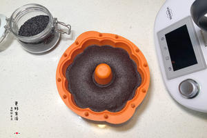 “脏脏的”黑米蒸糕，小美版的做法 步骤8