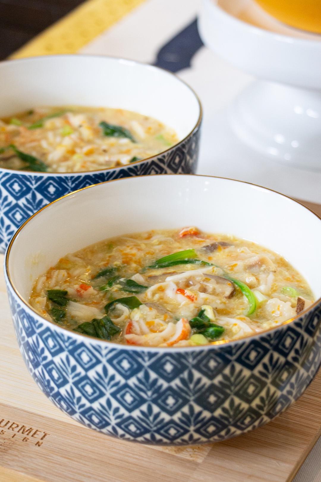 鲜掉眉毛的蟹肉菠菜面疙瘩