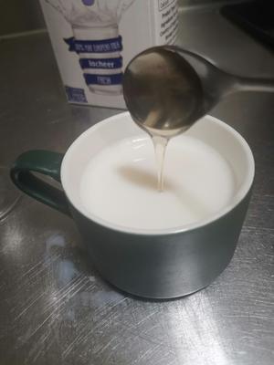 薰衣草蝶豆花牛奶热饮的做法 步骤4