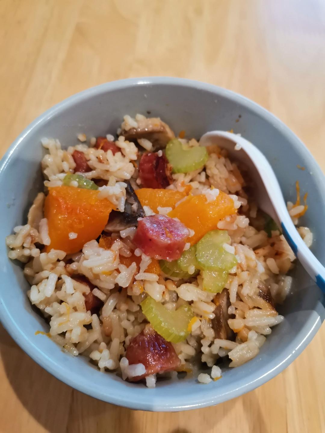 快手腊肠南瓜焖饭（电饭锅版）