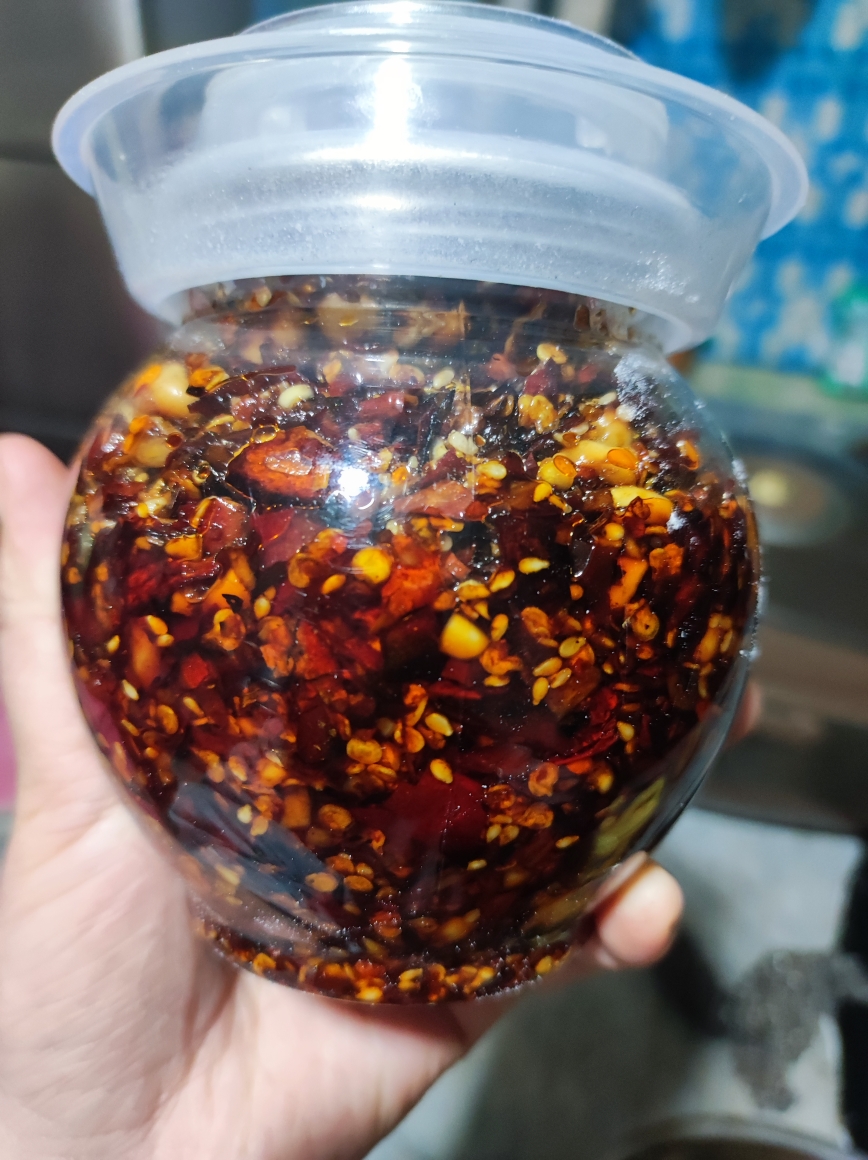 油辣椒（万能滴，拌啥都好吃）的做法