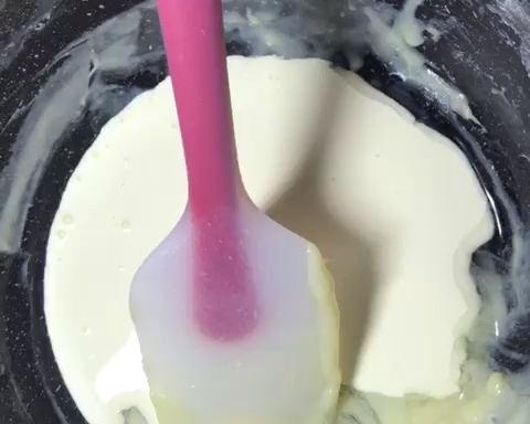 不用棉花糖的牛奶棒棒糖的做法 步骤3