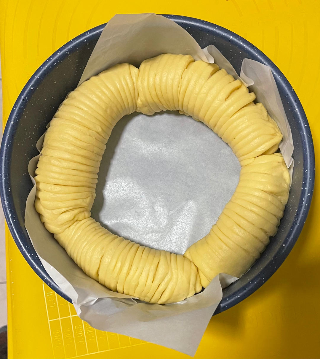 网红爆款毛线球肉松馅面包