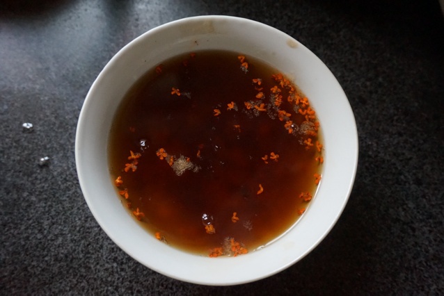 桃胶皂角米甜汤