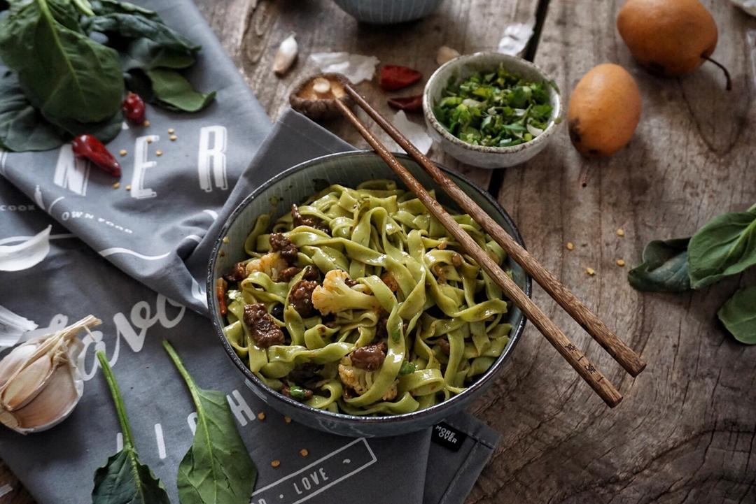 手擀菠菜面