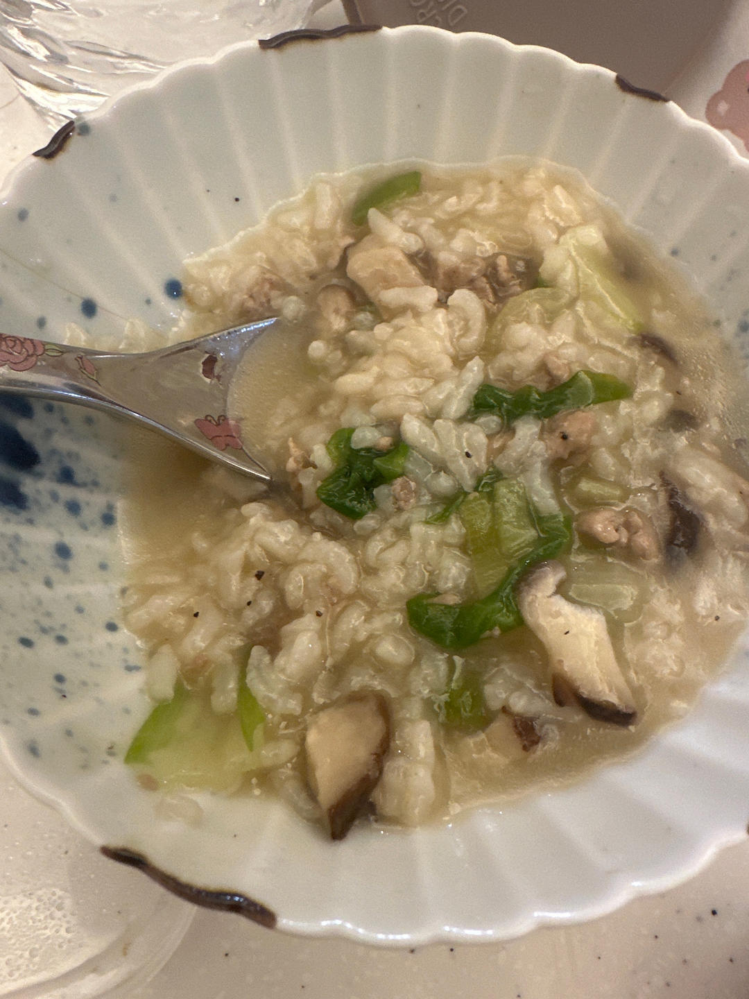 妈妈👩教我做的皮蛋瘦肉粥🥣简单快捷美味😋