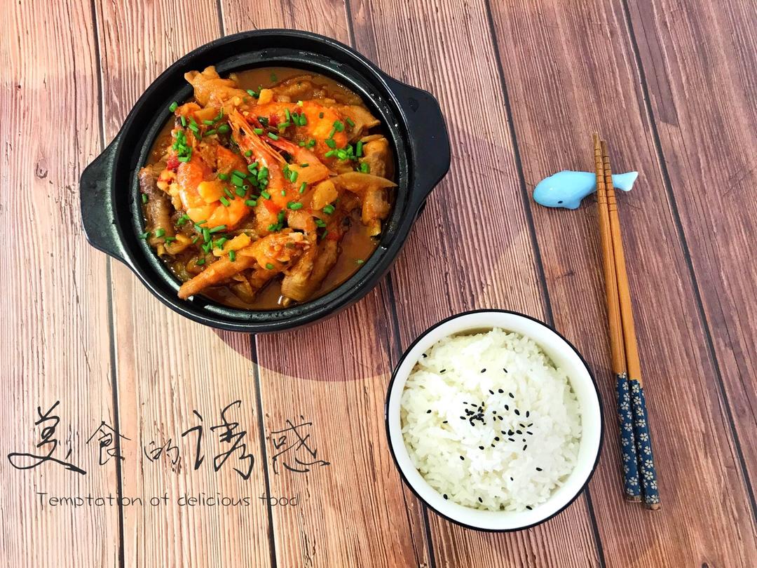 超简单的明虾鸡爪煲