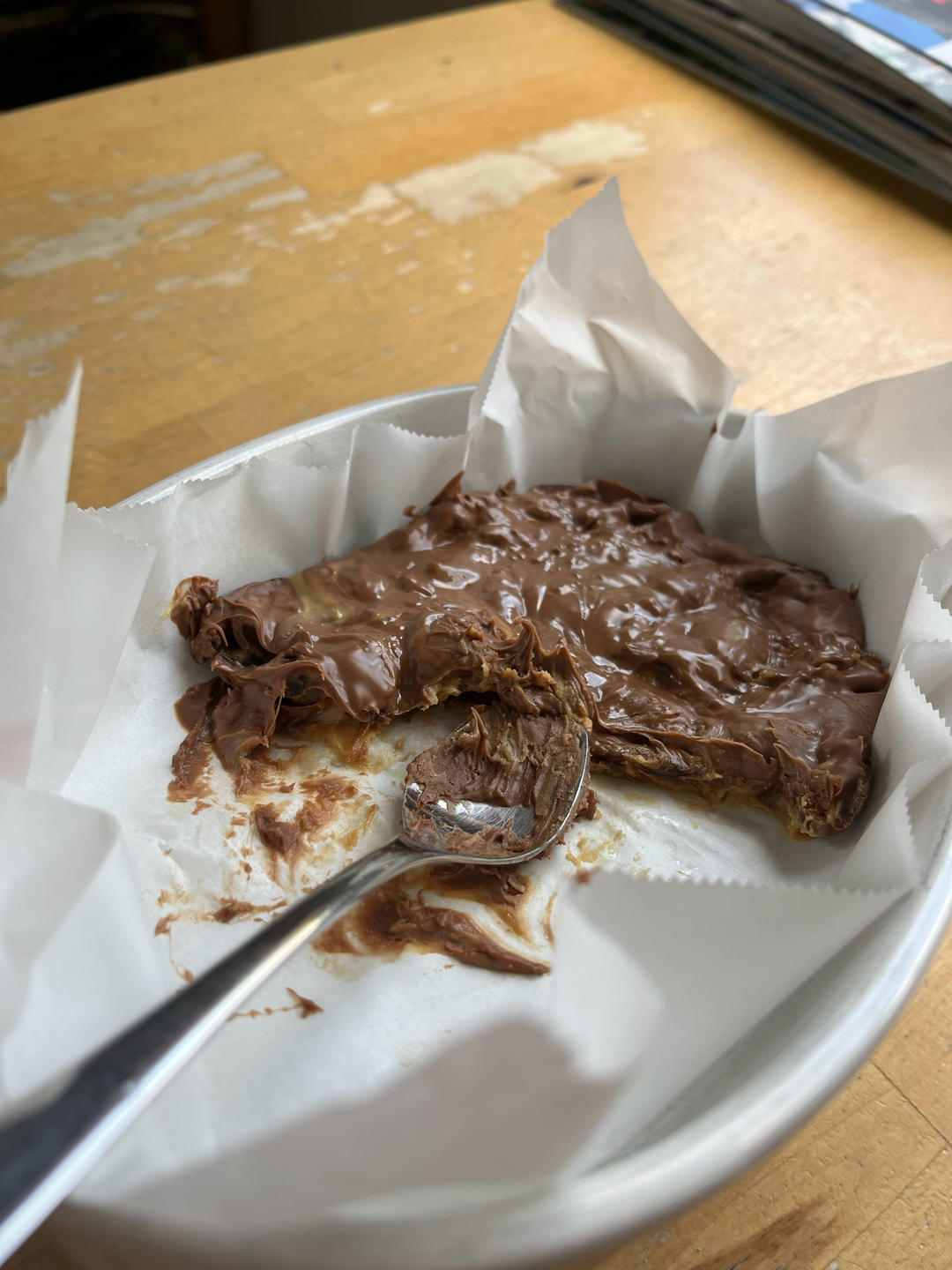 Three ingredients date bark