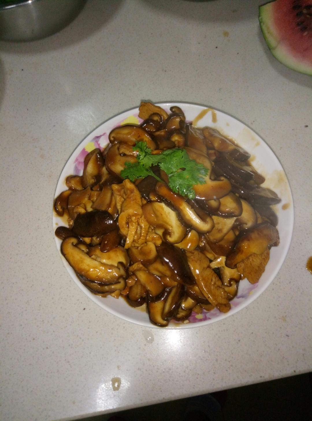 香菇滑鸡片的做法