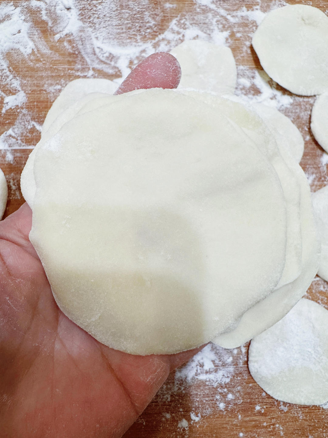 手工揉面三分钟，又韧又薄又好包的饺子皮