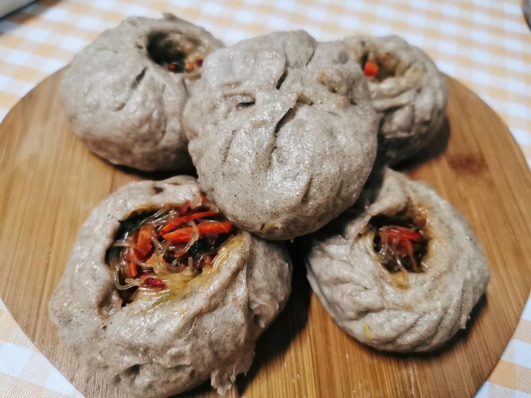 胡萝卜木耳鸡蛋素包子