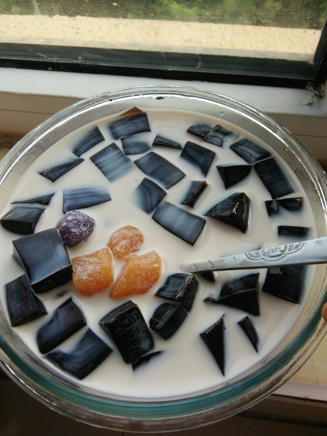烧仙草蜜红豆奶茶