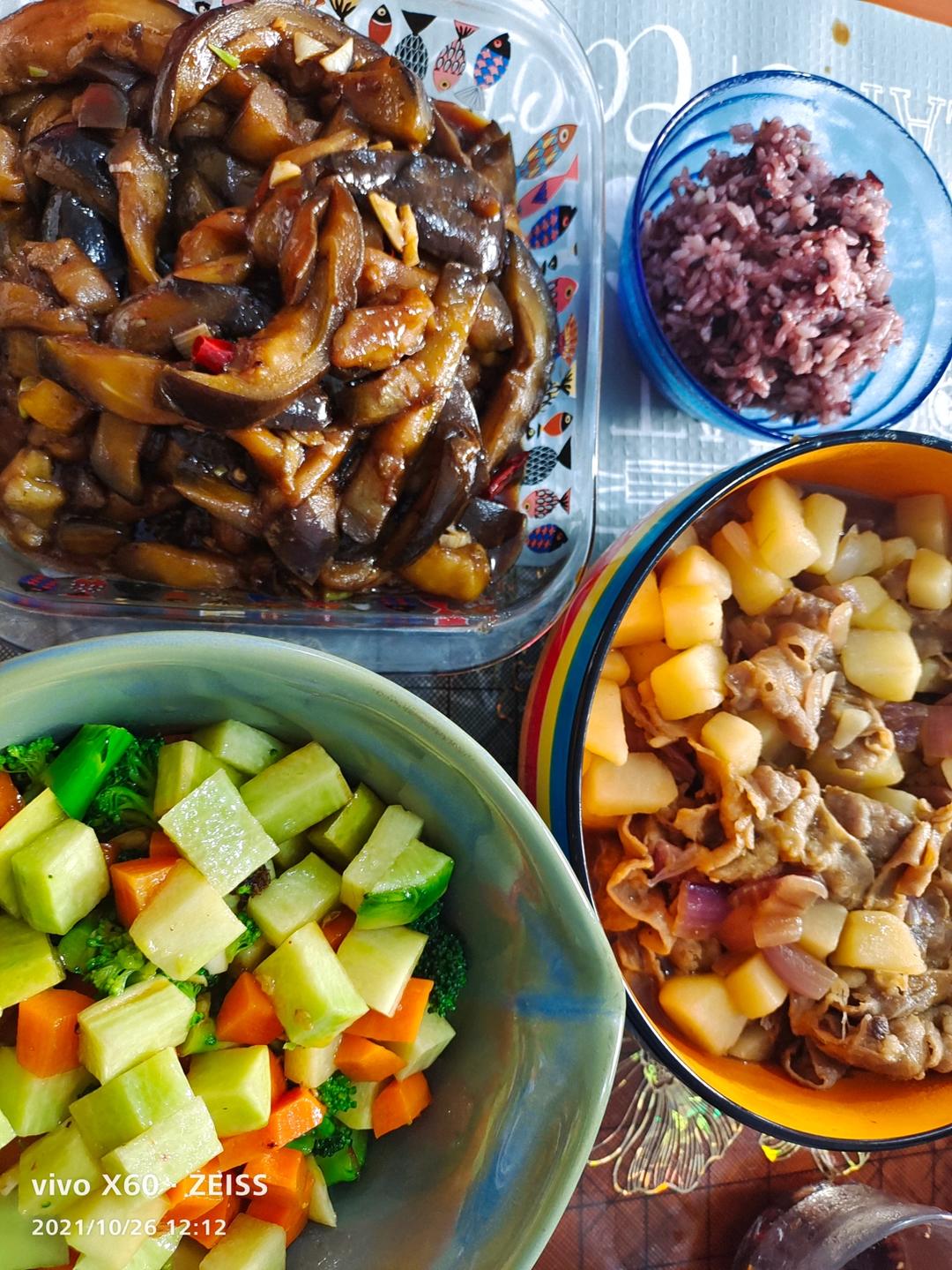 好吃到舔碗底的土豆肥牛拌饭
