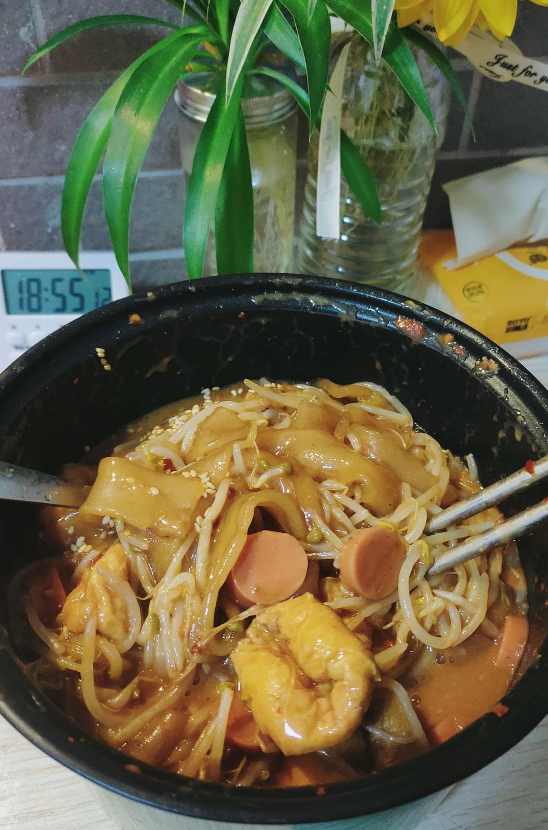 秒杀小夜市的麻酱流汁宽粉