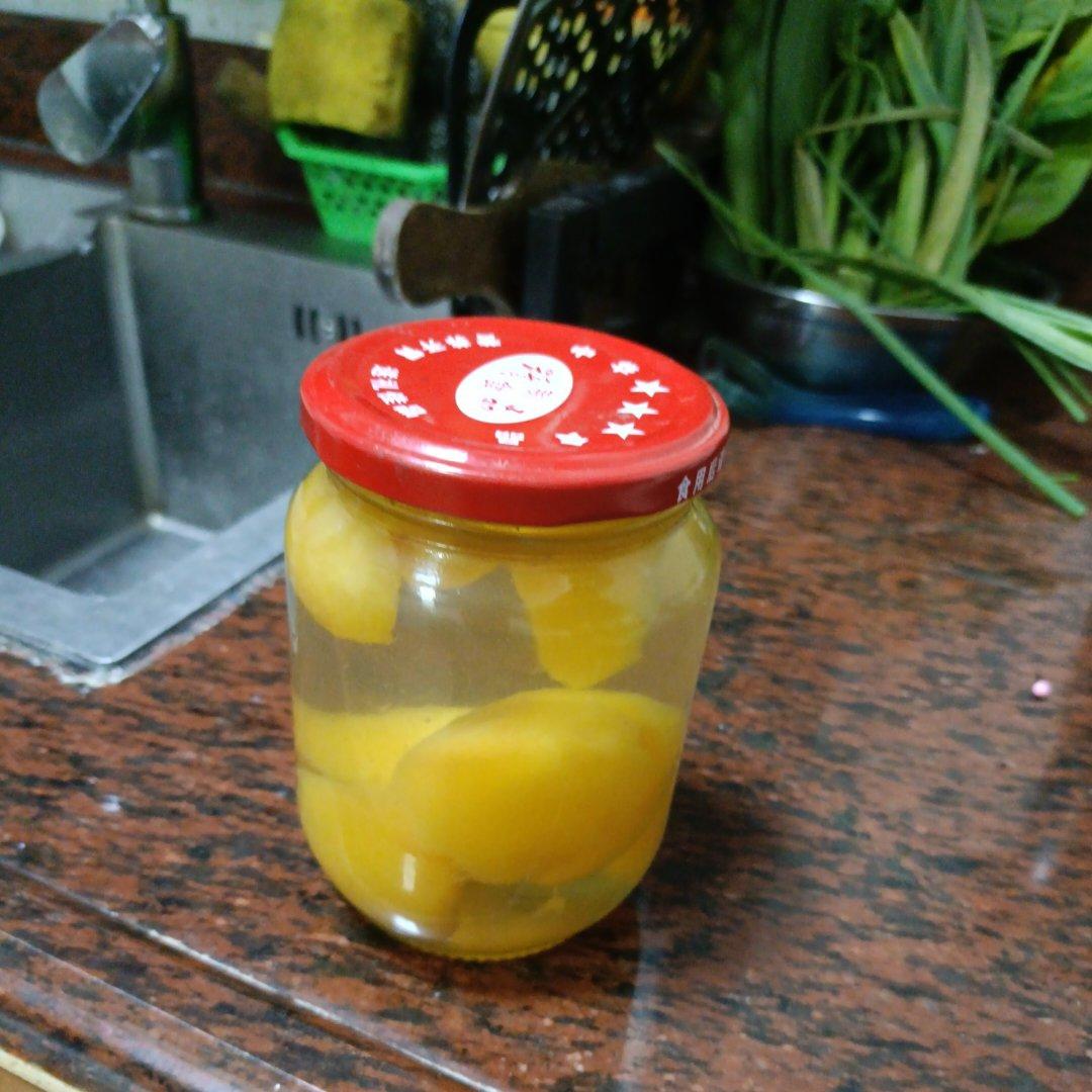 枇杷菠萝银耳罐头