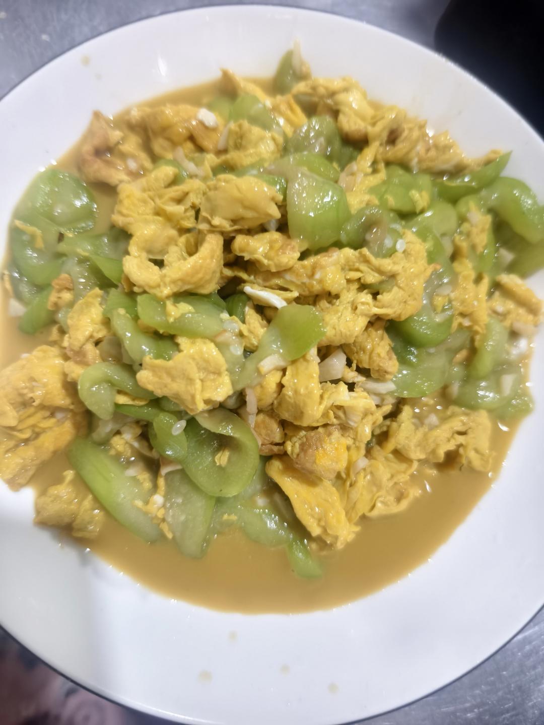 鲜香美味！好吃到舔盘的丝瓜炒鸡蛋