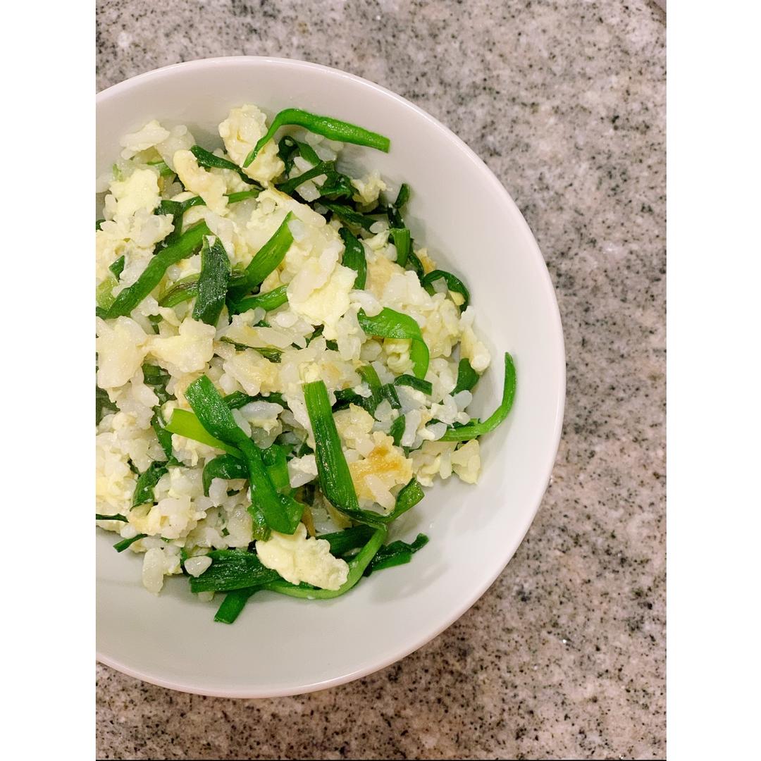 快手韭菜蛋炒饭