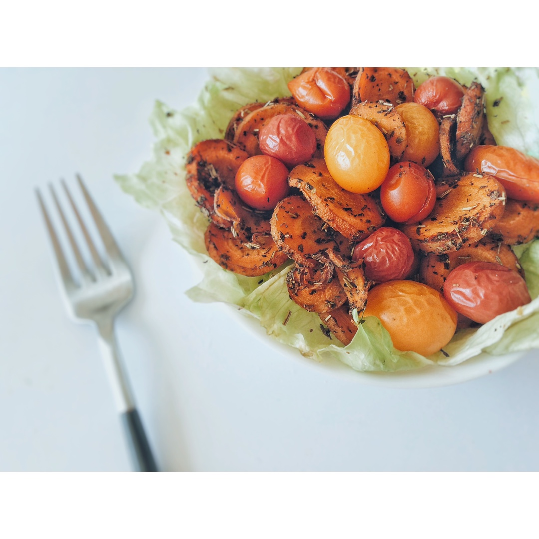 烤胡萝卜沙拉(Red roasted carrots)