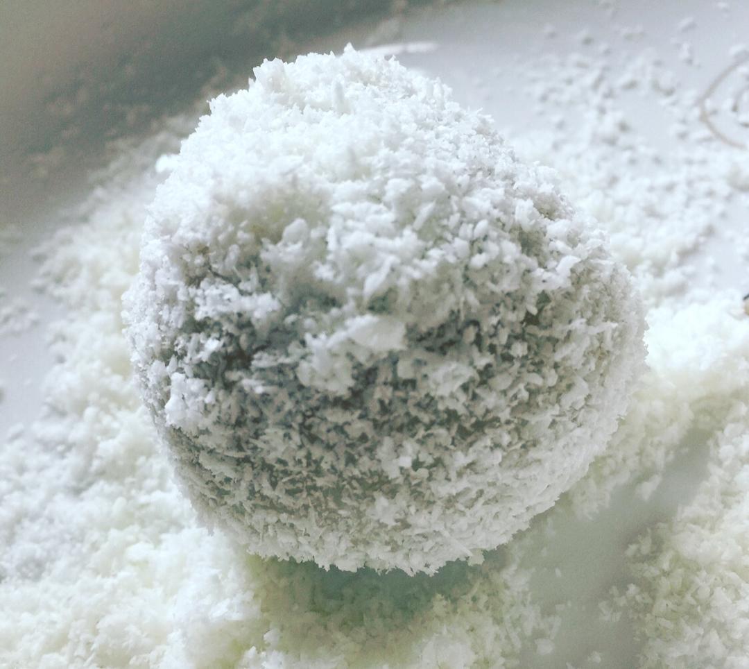 椰丝芝麻糯米团