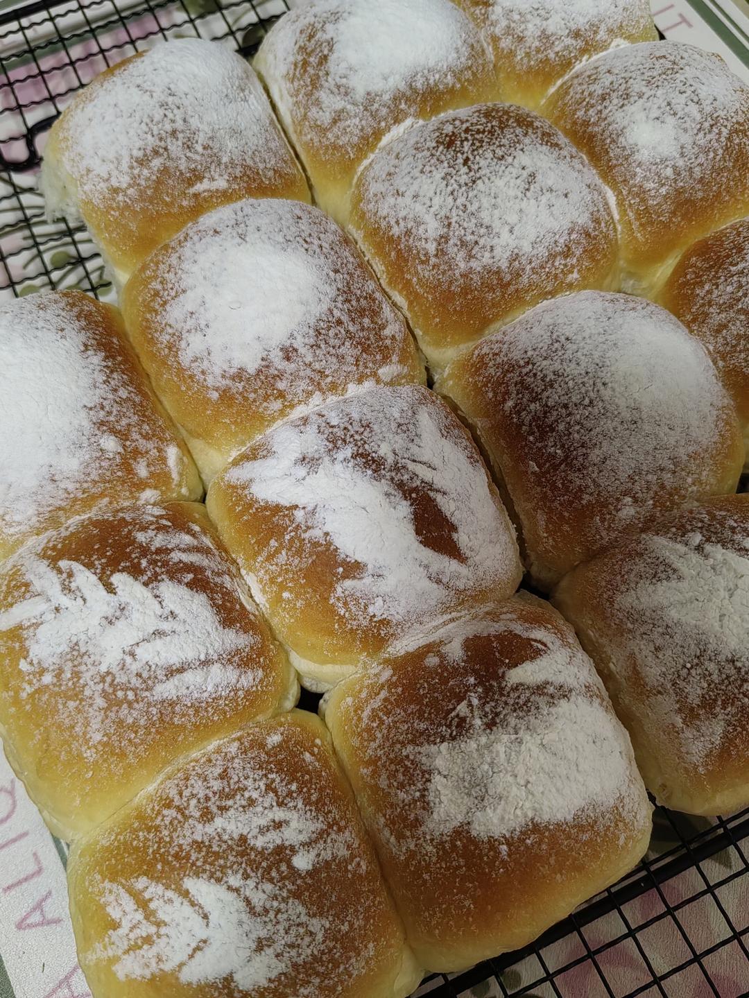 消耗淡奶油---超级柔软奶油小面包