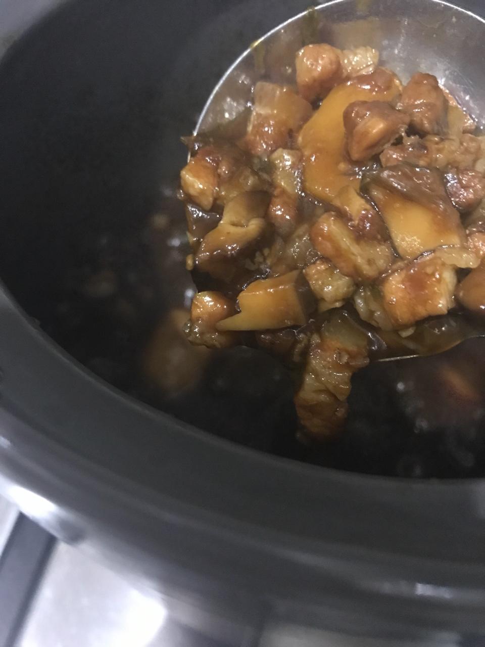 洋葱酥卤肉饭
