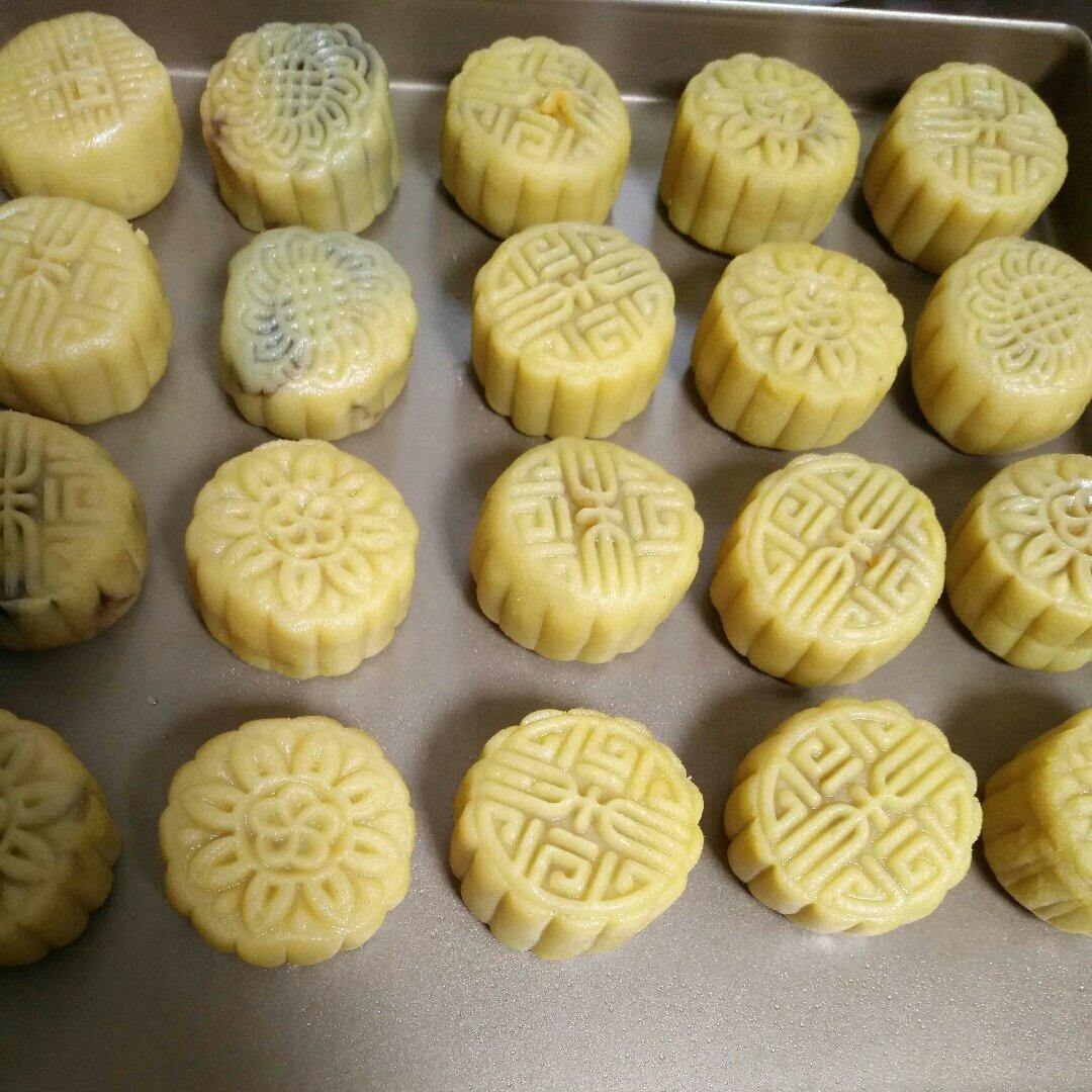 广式月饼—蛋黄莲蓉月饼