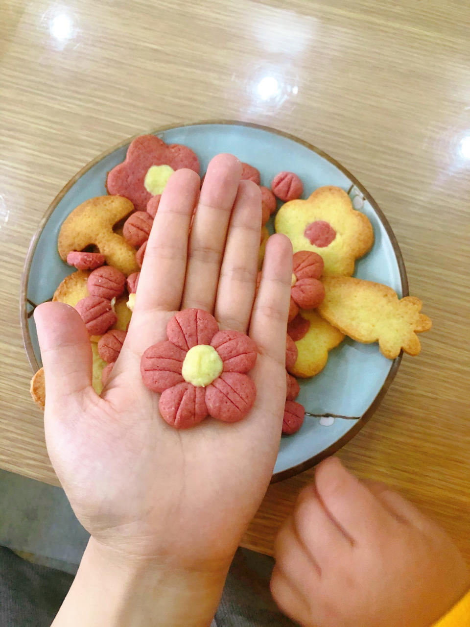 送你一朵小红花｜烘培小白也能搞定的花朵曲奇饼干