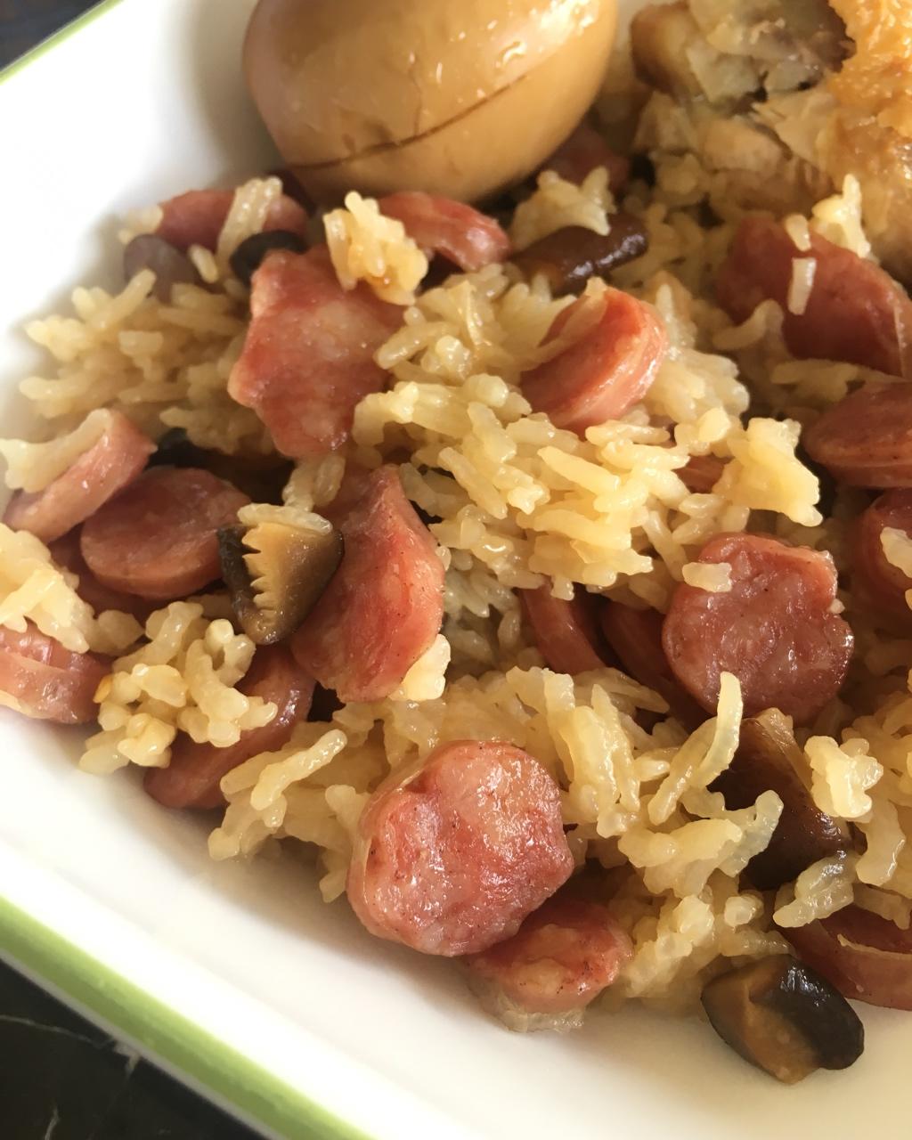 电饭锅香菇香肠饭(●´∀｀●)