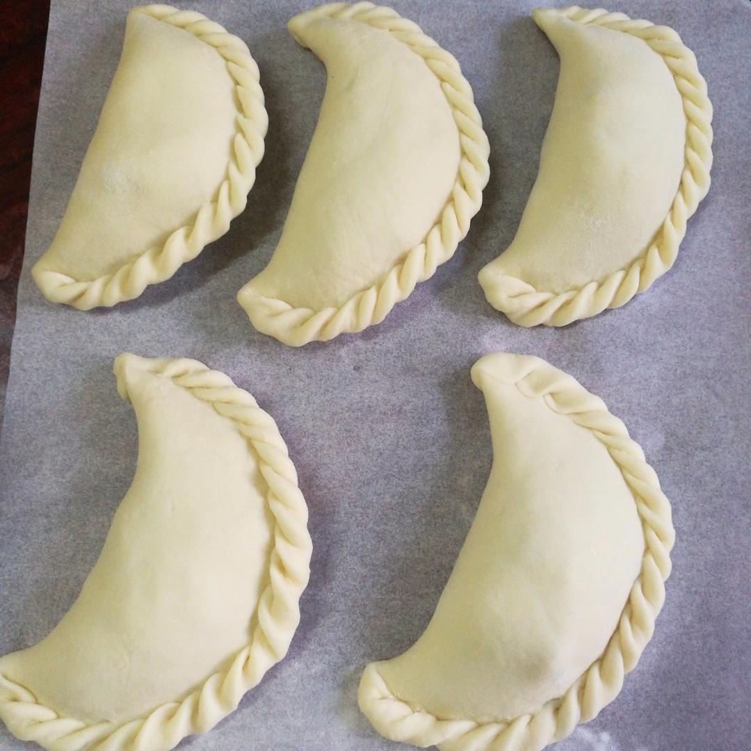 静静小勺做的快手韭菜盒子(附花边盒子做法)