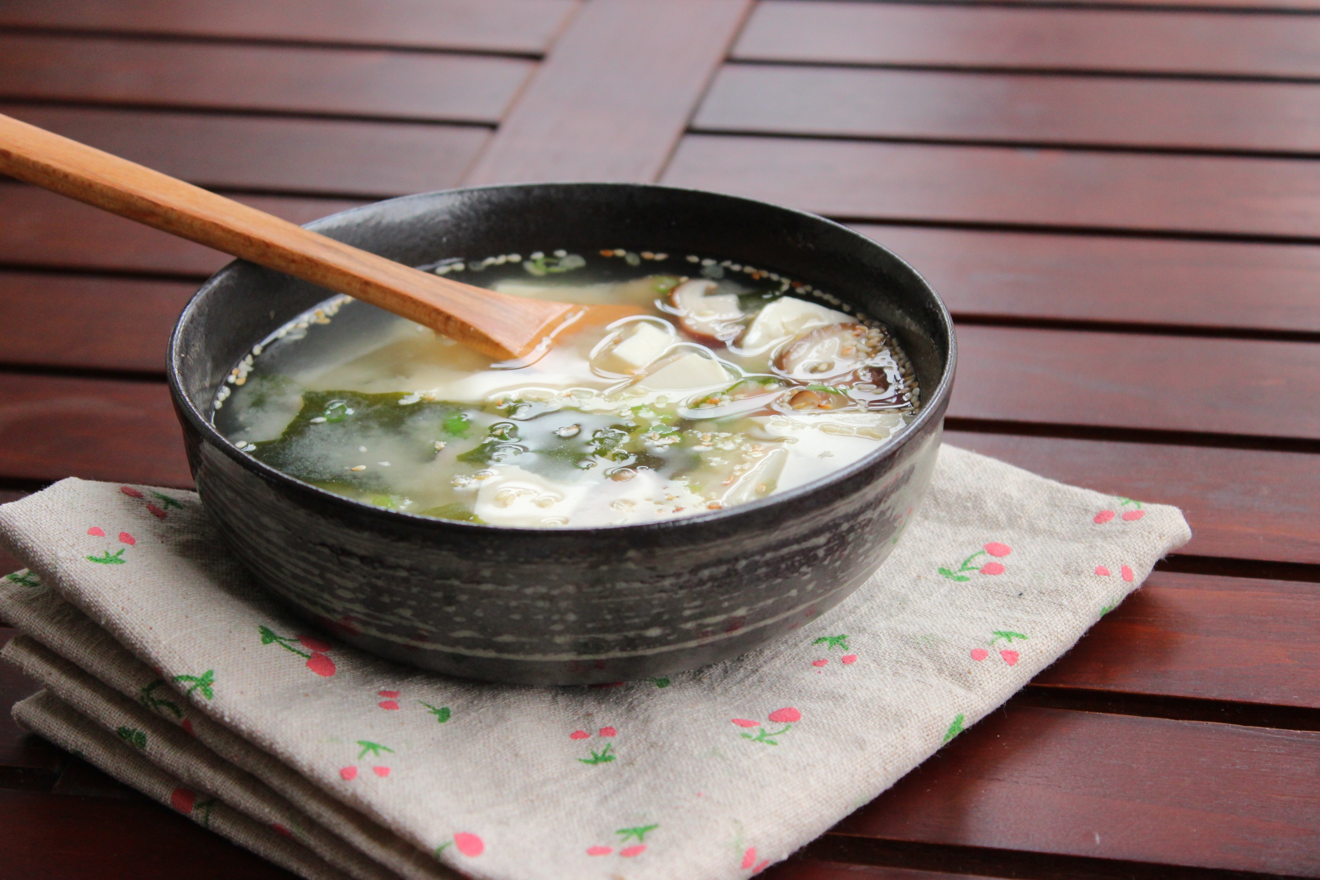 豆腐裙带菜味噌汤