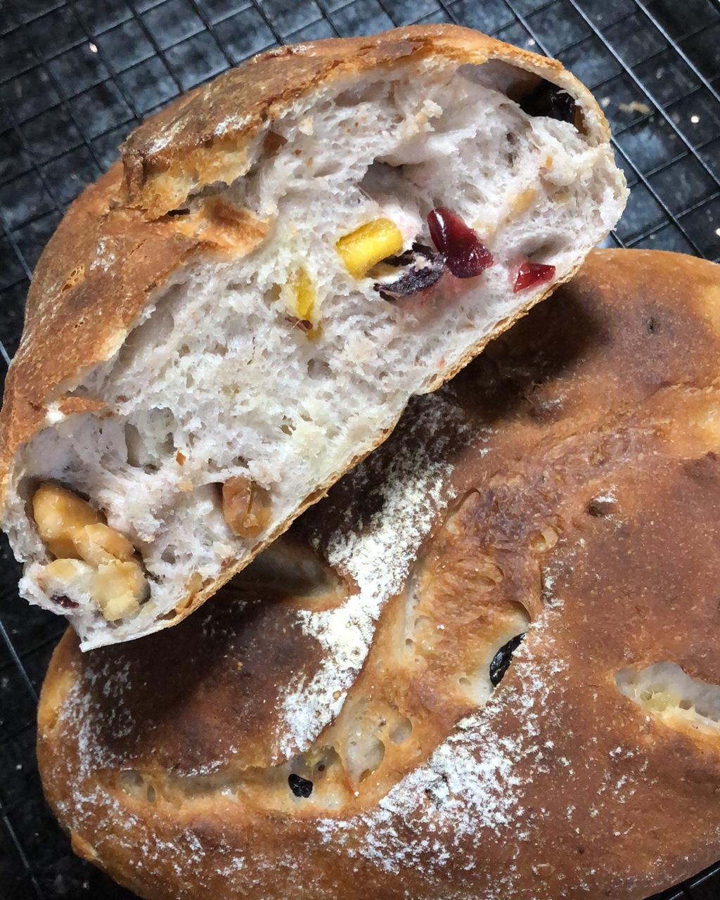 全麦蔓越莓核桃软欧包