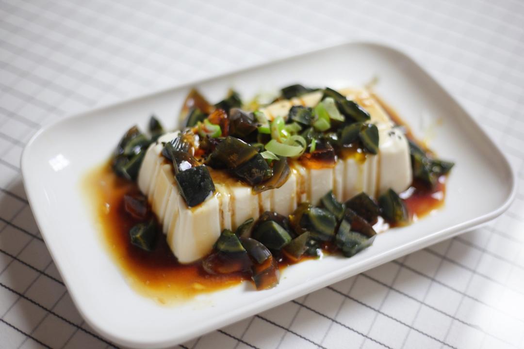 凉拌皮蛋豆腐