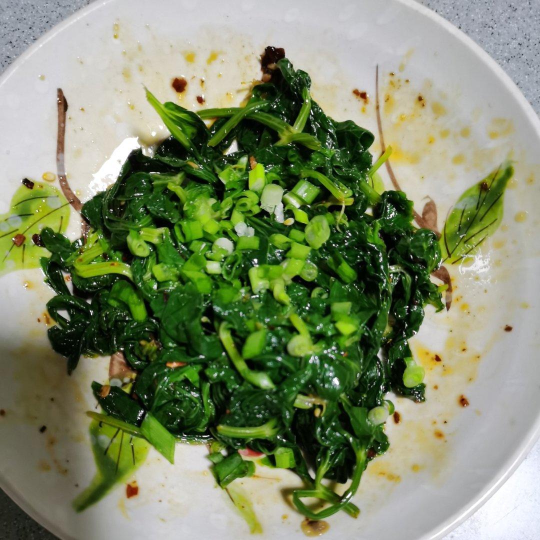 凉拌芹菜叶