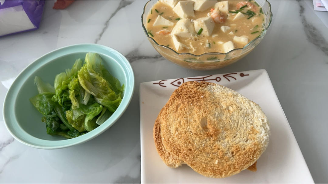 咸蛋黄虾仁豆腐