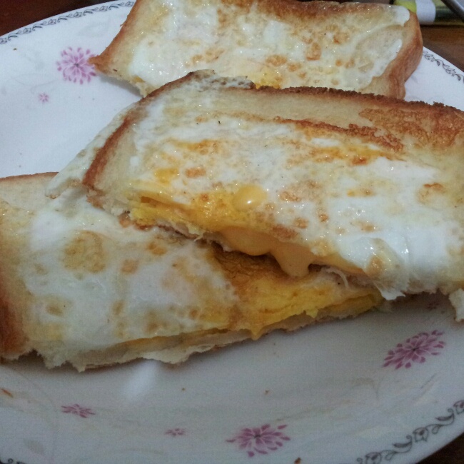 芝士鸡蛋面包片