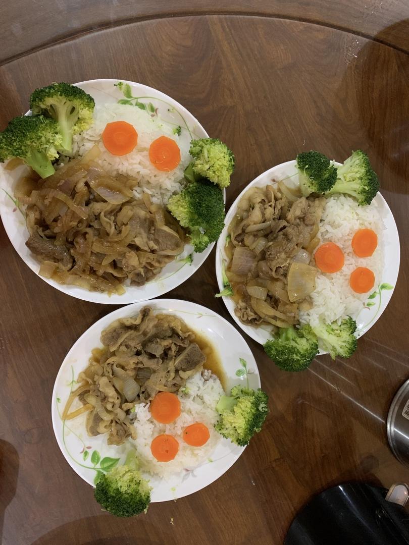 “吉野家”肥牛饭