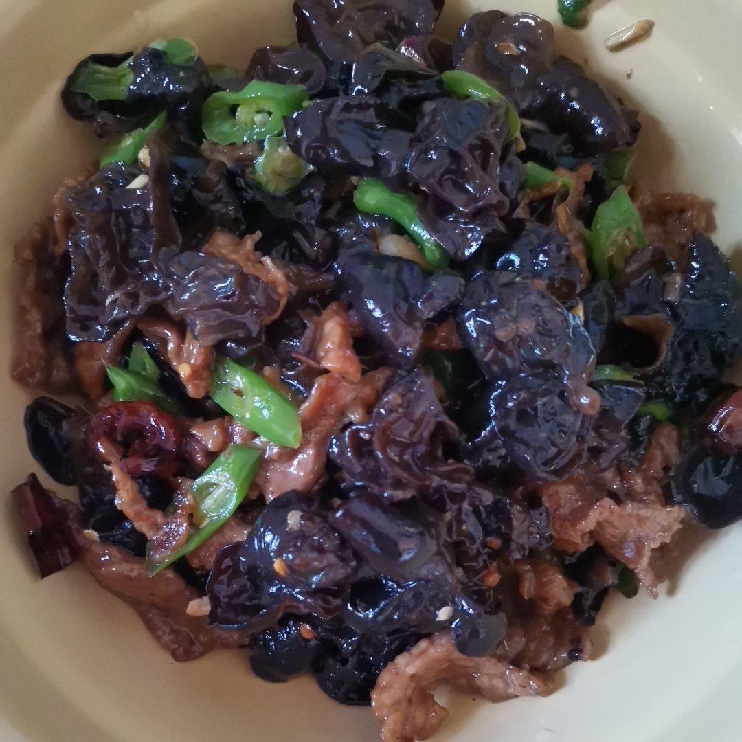 超下饭的木耳炒肉