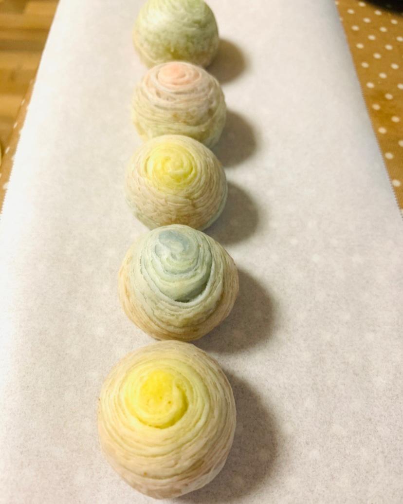 彩虹蛋黄酥（独角兽蛋黄酥）