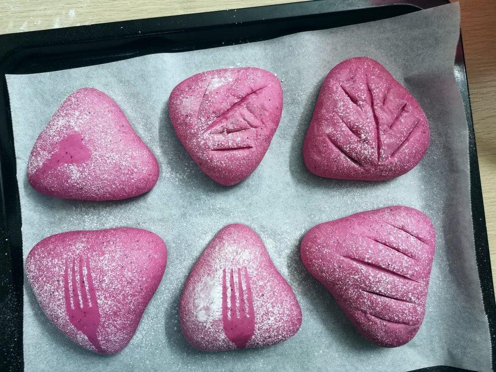 火龙果麻薯软欧