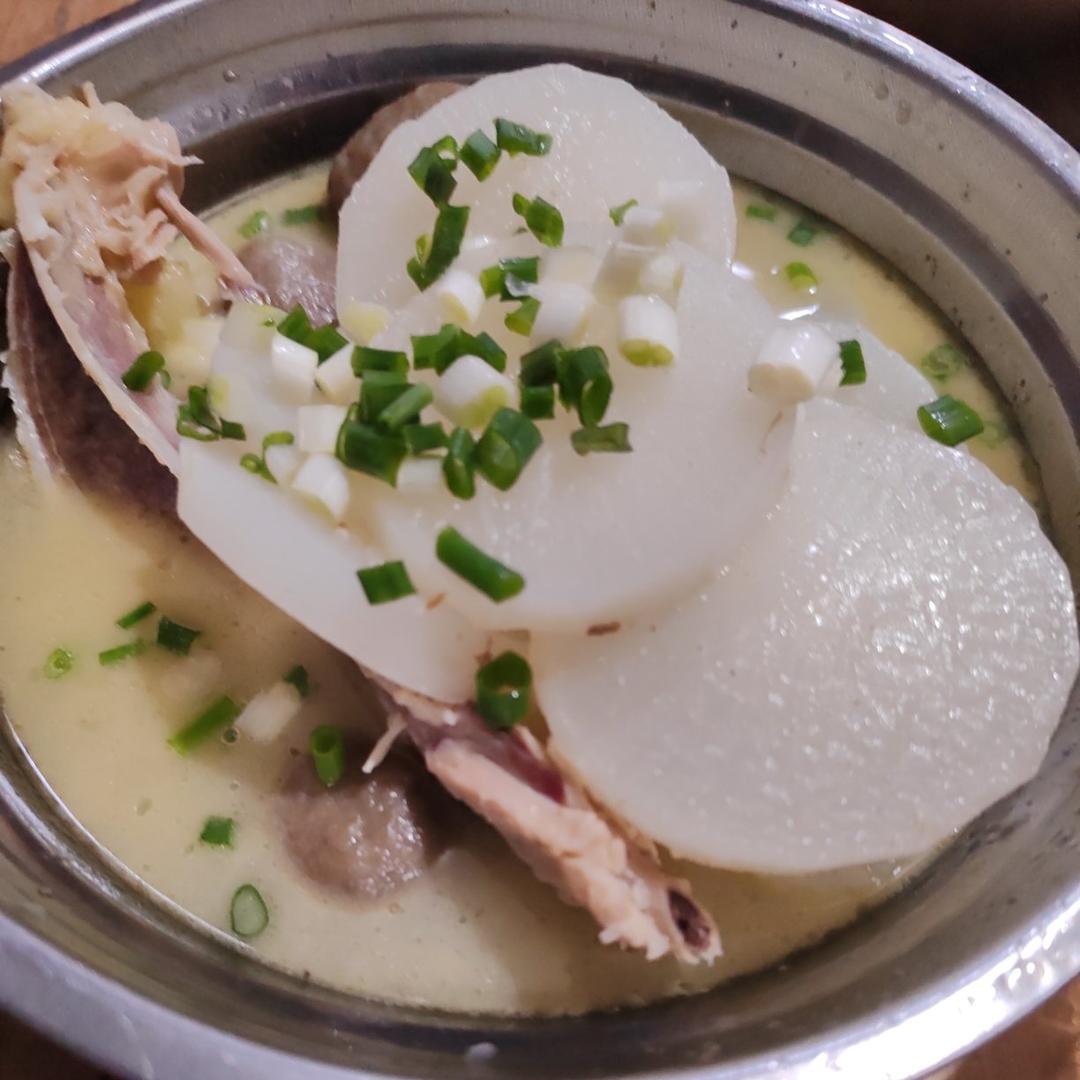 😋清甜好喝，简单易做的牛肉丸萝卜汤