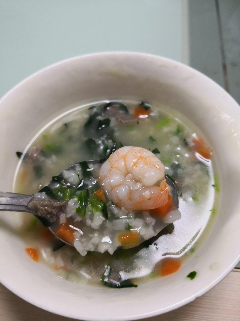鲜虾牛肉砂锅粥