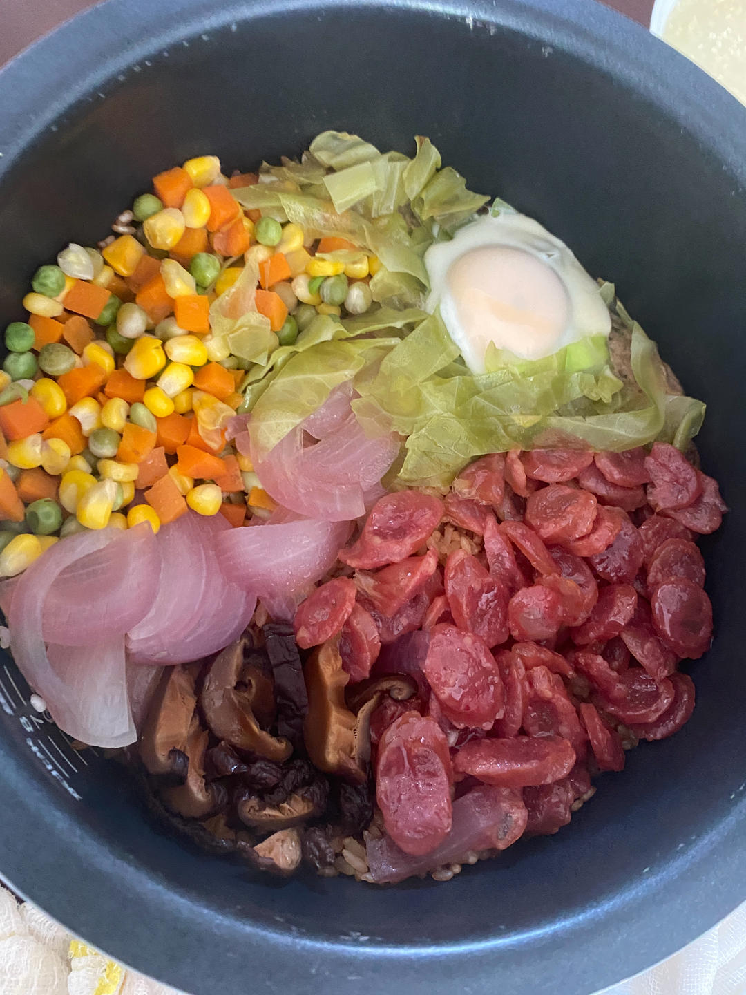 懒人电饭锅香肠焖饭/煲仔饭