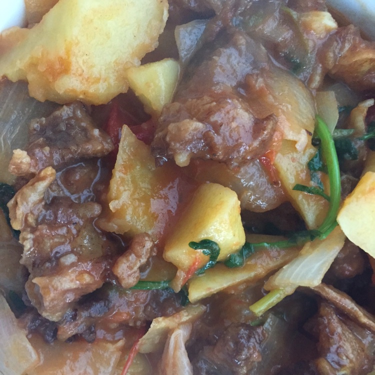 西红柿牛腩土豆