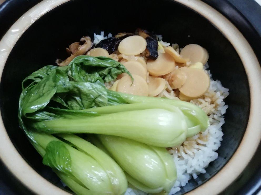 广式腊味煲仔饭