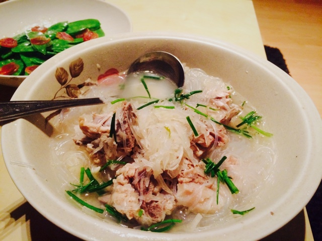 东北酸菜炖排骨