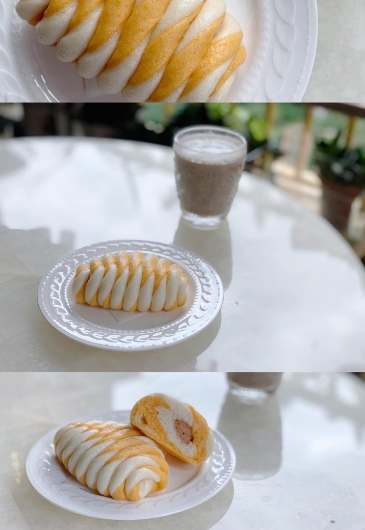 南瓜双色热狗包子