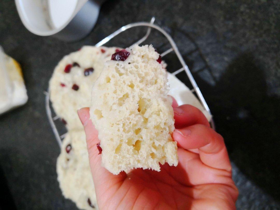 不用揉面，简单易做的——蔓越莓发糕