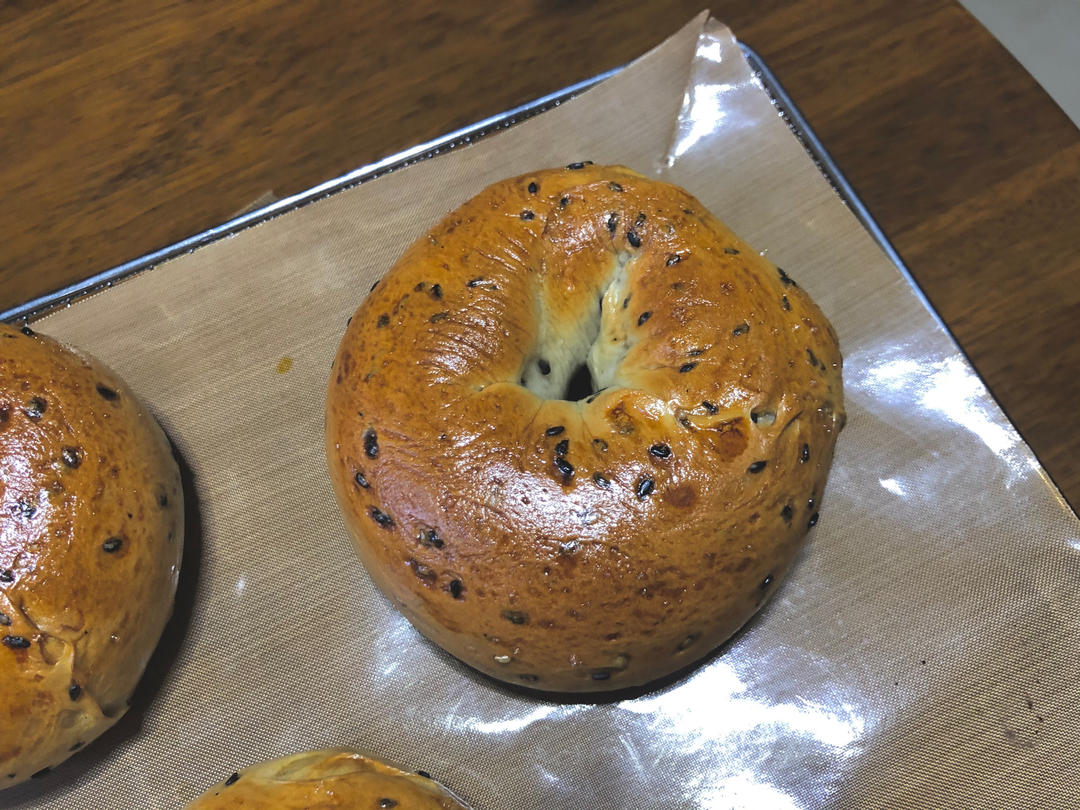 黑芝麻贝果
